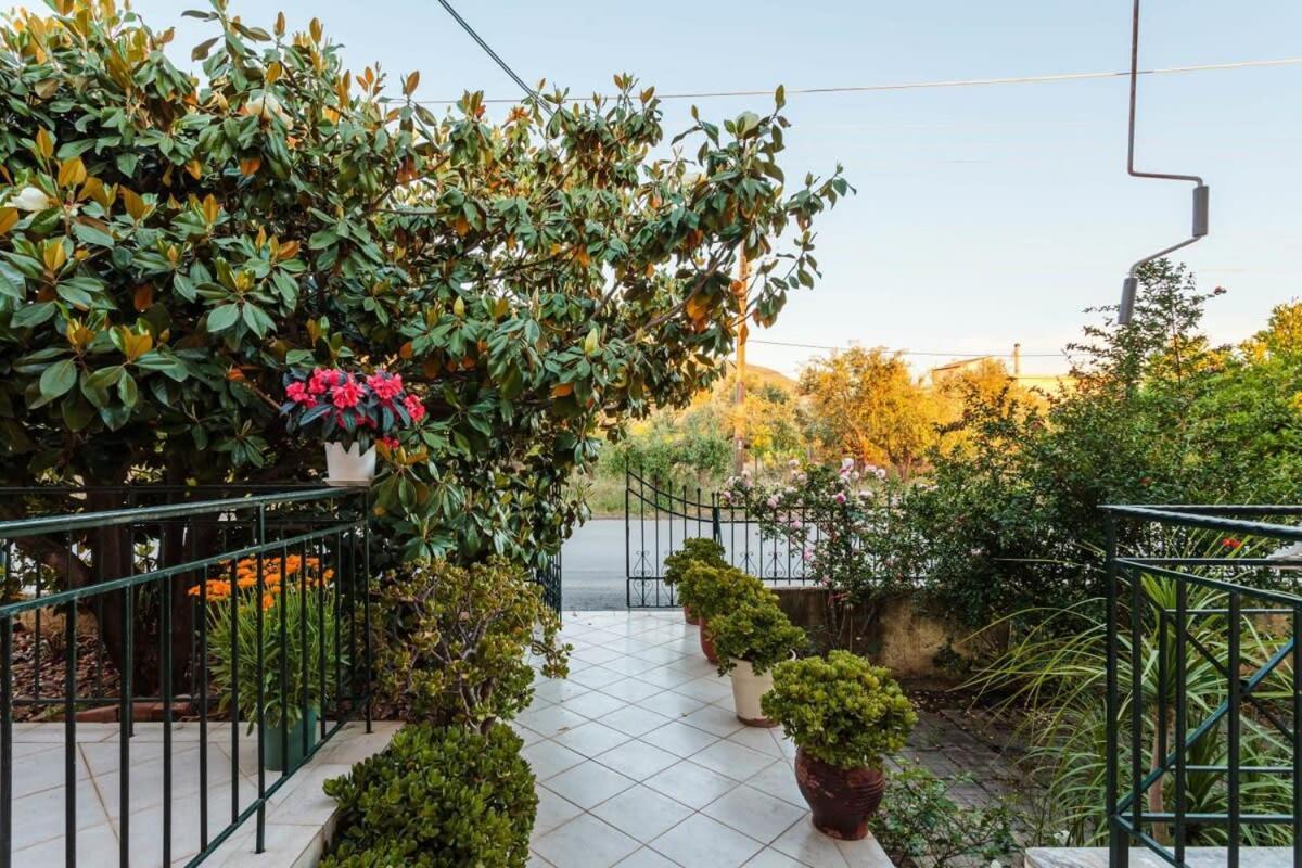 Stylish Seaside Home - Fully Equipped, Big Terrace Kalamata Exterior photo